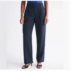 Abercrombie & Fitch Quinn Tailored Straight Pant Size 6 Short